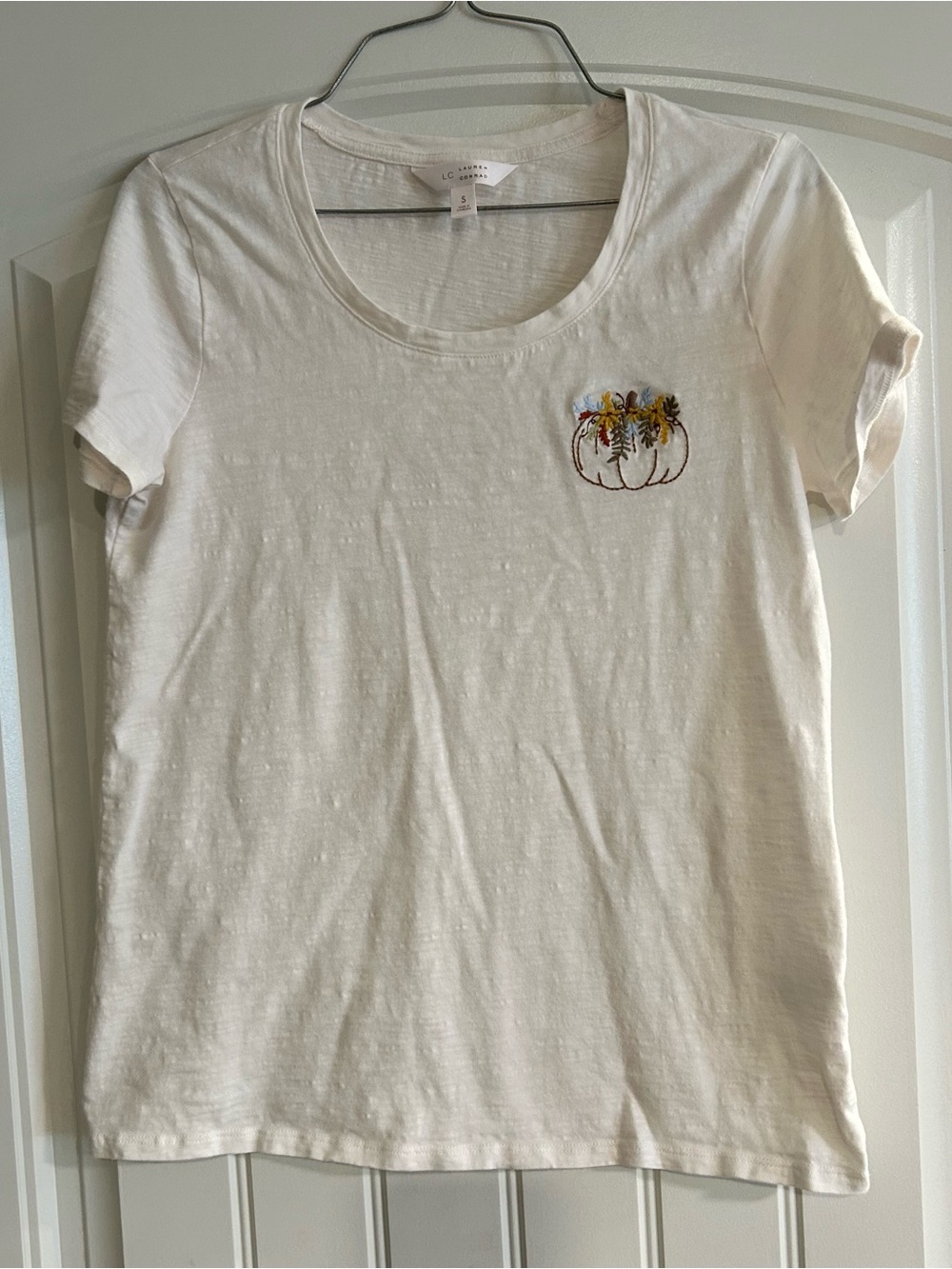 LC Lauren Conrad Cream Short Sleeve Tee with Embroidered Pumpkin